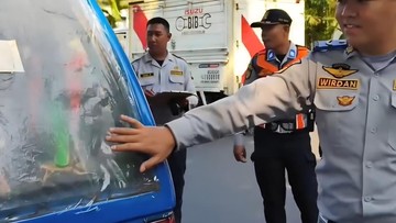 43 Angkot Tua di Bogor Kena Razia, Ada yang Ganti Kaca Pakai Plastik