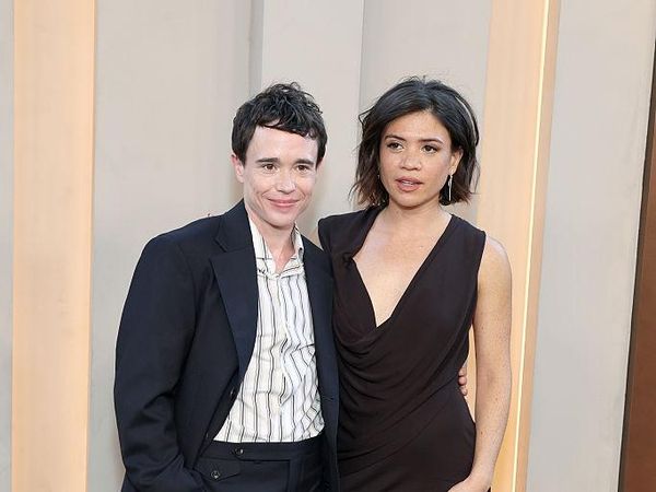 Kontroversi Elliot Page Gandeng Pacar Wanita Usai Dihujat di Film The Odyssey