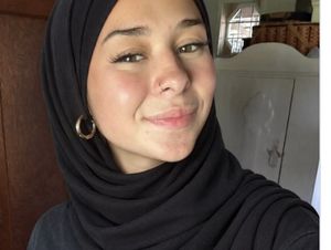 Bintang OnlyFans Geram, Fotonya Direkayasa AI Jadi Berhijab & Diklaim Mualaf