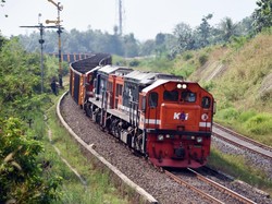 KAI Impor 54 Lokomotif Kereta Barang dari AS