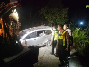 Mobil Rombongan Petakziah Terjun ke Jurang di Madiun, 2 Tewas 6 Luka