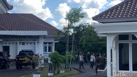 Usai Angkut 5 Koper dari Kantor Bupati, KPK Geledah Rumah Dinas LAZ