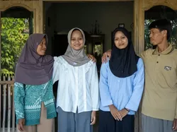 Tak Lolos Seleksi Masuk Kampus 7 Kali, Putri Kembar Dapat Kuliah Gratis di UGM