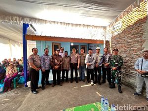 Mbah Sojo Kini Bisa Tidur Nyenyak Usai 20 Tahun Tinggal di Bekas Kandang