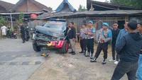 Kondisi Pengemudi-Penumpang Mobil Brimob Tertabrak KA di Bantul