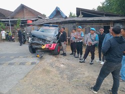 Kondisi Pengemudi-Penumpang Mobil Brimob Tertabrak KA di Bantul