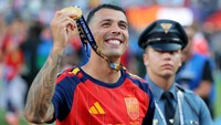 Pedro Porro Persembahkan Medali Juara Piala Dunia buat Kakeknya