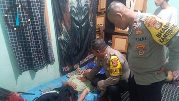 Warga Tangerang Pingsan Dalam Toilet, Polisi Respons Cepat Laporan via 110