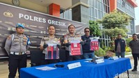 Polres Gresik Bekuk 2 Residivis Pengedar Sabu Sistem Ranjau