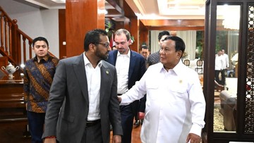 Prabowo Terima Direktur FBI di Kertanegara, Bahas Apa?