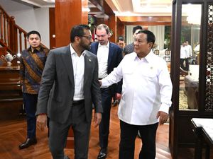 Prabowo Terima Direktur FBI di Kertanegara, Bahas Apa?