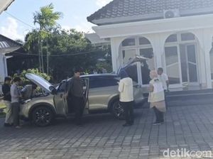 KPK Periksa Mobil Diduga Milik Ipar LAZ di Rumah Dinas