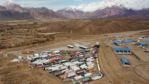 Salju Tebal Lumpuhkan Jalur Logistik Argentina-Chile