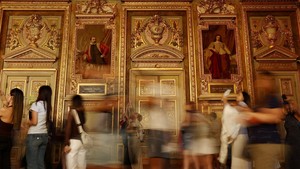 Sempat Kerampokan, Apollo Gallery Museum Louvre Dibuka Lagi