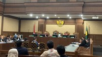Saksi Ngaku Serahkan Duit Rp 1 M ke Eks Ketua Ombudsman Hery Susanto