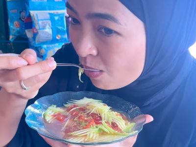 Serunya! Perjalanan Kuliner Tantri Kotak dari Bali hingga ke Bangkok