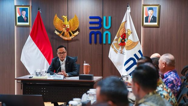 Pada Rabu (22/7), Kepala BP BUMN sekaligus COO Danantara, Dony Oskaria, menggelar pertemuan bersama jajaran Direksi IFG untuk membahas percepatan program streamlining, perkembangan transformasi holding, serta penguatan tata kelola dan efisiensi perusahaan asuransi BUMN.