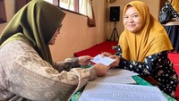 Kisah Umi Hanik, Guru RA Berhonor Rp 6.000 Per Hari