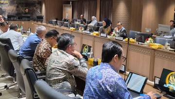 Dasco Pimpin Rapat Bareng Mensesneg-Menaker Bahas Tindak Lanjut Perpres Ojol
