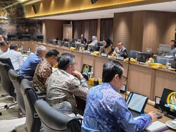 Dasco Pimpin Rapat Bareng Mensesneg-Menaker Bahas Tindak Lanjut Perpres Ojol