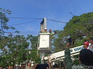 Pemkot Mulai Rapikan Kabel Semrawut untuk Wajah Kota Palembang