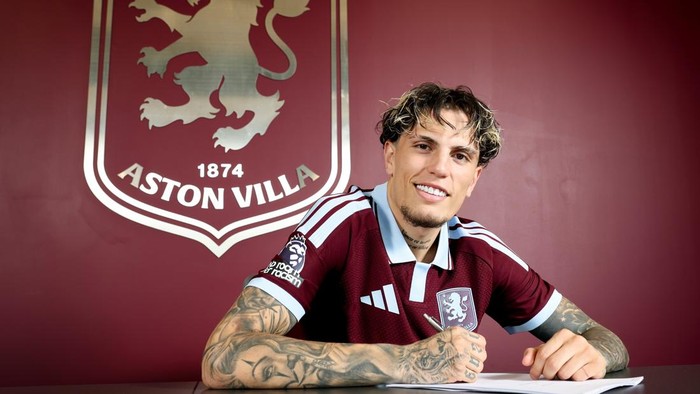 BIRMINGHAM, ENGLAND - JULY 23: Alejandro Garnacho of Aston Villa poses for a picture at Bodymoor Heath training ground on July 23, 2026 in Birmingham, England. (Photo by Neville Williams/Aston Villa FC via Getty Images)