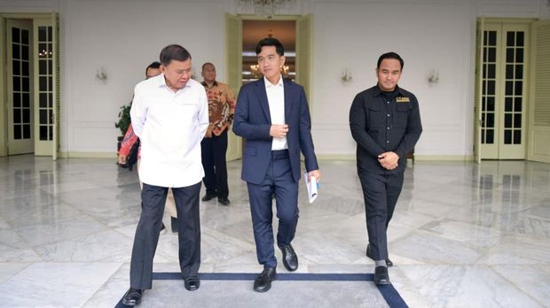 CTARSA Foundation bersama Forum Beasiswa Indonesia – Asosiasi Jaringan Beasiswa Indonesia (AJBI) melakukan audiensi dengan Wakil Presiden Republik Indonesia, Gibran Rakabuming, di Istana Wakil Presiden, Jakarta. Pertemuan tersebut menjadi langkah strategis untuk membangun sinergi nasional dalam memperkuat ekosistem beasiswa sekaligus meminta dukungan terhadap penyelenggaraan Global Scholarship Summit 2026. CTARSA Foundation bersama Forum Beasiswa Indonesia – Asosiasi Jaringan Beasiswa Indonesia (AJBI) melakukan audiensi dengan Wakil Presiden Republik Indonesia, Gibran Rakabuming, di Istana Wakil Presiden, Jakarta. Pertemuan tersebut menjadi langkah strategis untuk membangun sinergi nasional dalam memperkuat ekosistem beasiswa sekaligus meminta dukungan terhadap penyelenggaraan Global Scholarship Summit 2026.