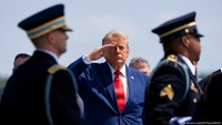Trump Klaim Setop Serangan Karena Diminta Iran, Tepis Amunisi AS Menipis