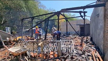 Rumah di Grobogan Ludes Terbakar, Gepokan Duit Rp 30 Juta Selamat