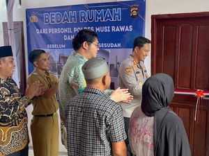 Dukung Asta Cita, Polda Sumsel Serahkan Bantuan Bedah Rumah di Musi Rawas