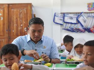 Orang Tua Bakal Bisa Cek Menu MBG dan Dapur yang Menyajikan, Ini Rencana BGN