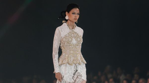 Foto: Koleksi Toton 2027, Tafsir Ulang Kebaya dalam Struktur Tegas