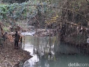 DLH Jabar Uji Sampel Air Sungai Cibojong, Tiga Perusahaan Terancam Sanksi