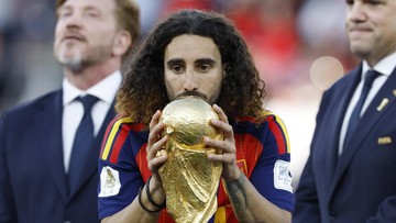 Bukan demi Anak, Ini Alasan Cucurella Berambut Gondrong