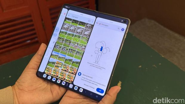 Multitasking menggunakan Motorola Razr Fold