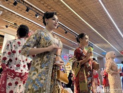 Finalis Puteri Indonesia Rayakan Hari Kebaya Nasional, Tampil di Trunk Show