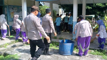 Polres OKI Kerahkan 296 Personel Bersihkan Lingkungan di 20 Lokasi