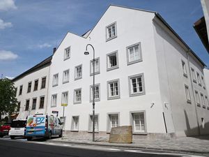 Rumah Kelahiran Adolf Hitler di Austria Diubah Jadi Kantor Polisi