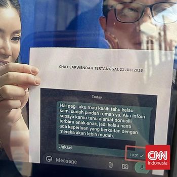 Sarwendah Chat Sarwendah ke Ruben Onsu, ditunjukkan di Pengadilan Negeri Jakarta Selatan, Rabu (22/7).