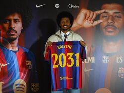 Adeyemi Resmi Berseragam Barcelona, Targetkan Trofi Juara Liga Champions