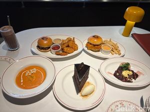 Nikmatnya Steak hingga Kue Cokelat 20 Lapis di Resto Coach Pertama di Dunia