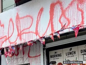 Duh! Gegara Pakai Foto AI untuk Menu, Restoran Ini Kena Vandalisme