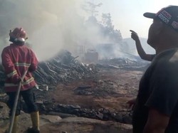 Kebakaran Dahsyat di Kampung Adat Ciptamulya Sukabumi, 70 Rumah Ludes