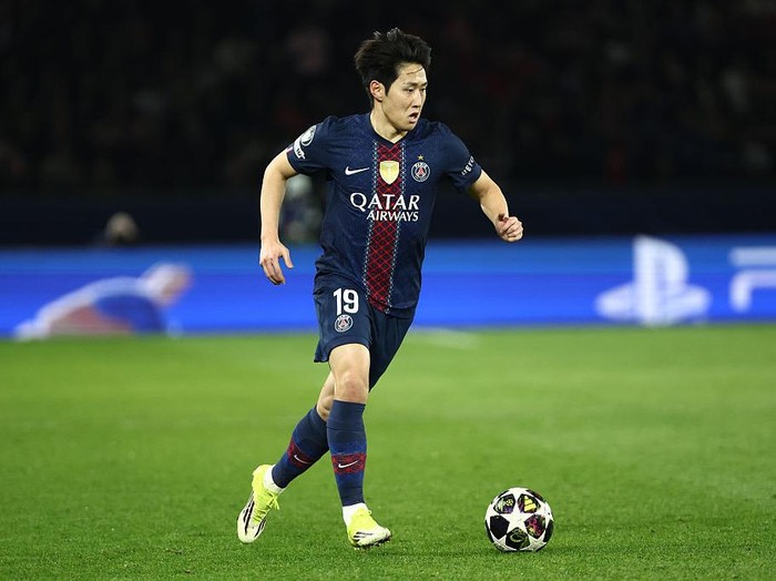 Paris, France - February 25: Lee Kang-in of Paris Saint-Germain in action during the UEFA Champions League 2025/26 League Knockout Play-off Second Leg match between Paris Saint-Germain and AS Monaco at Parc des Princes on February 25, 2026 in Paris, France. (Photo by Tnani Badreddine/DeFodi Images/DeFodi via Getty Images)
