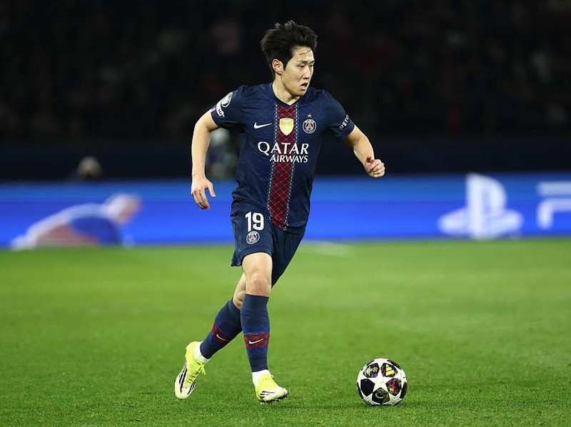 Paris, France - February 25: Lee Kang-in of Paris Saint-Germain in action during the UEFA Champions League 2025/26 League Knockout Play-off Second Leg match between Paris Saint-Germain and AS Monaco at Parc des Princes on February 25, 2026 in Paris, France. (Photo by Tnani Badreddine/DeFodi Images/DeFodi via Getty Images)