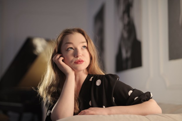 Limerence membuat seseorang menganggap gebetan sempurna/Foto: Pexels.com/Andrea Piacquadio Limerence sering membuat seseorang mengidealkan orang yang baru dikenal, yang mengakibatkan seseorang lebih mencintai bayangan tentang dirinya daripada mengenal siapa dia sebenarnya.