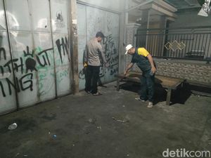 Duel Berdarah Kakek 60 Tahun Carok Lawan 2 Pria di Sampang