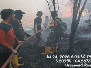 12 Titik Karhutla Ditemukan di Sumsel, 4 Helikopter Water Bombing Dikerahkan