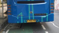 Gagal Nyalip, Pemotor Terlindas Transjakarta di Jalan Jenderal Sudirman