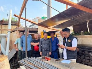 10 WN China Langgar Aturan, Kerja Jadi Tukang Bangunan di Jakut